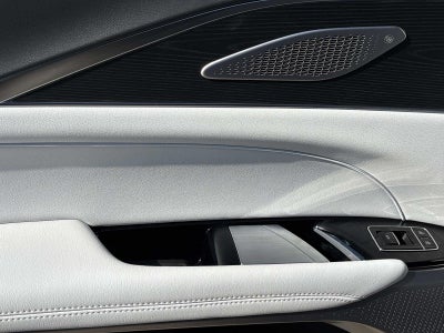 2025 Cadillac LYRIQ Luxury 2