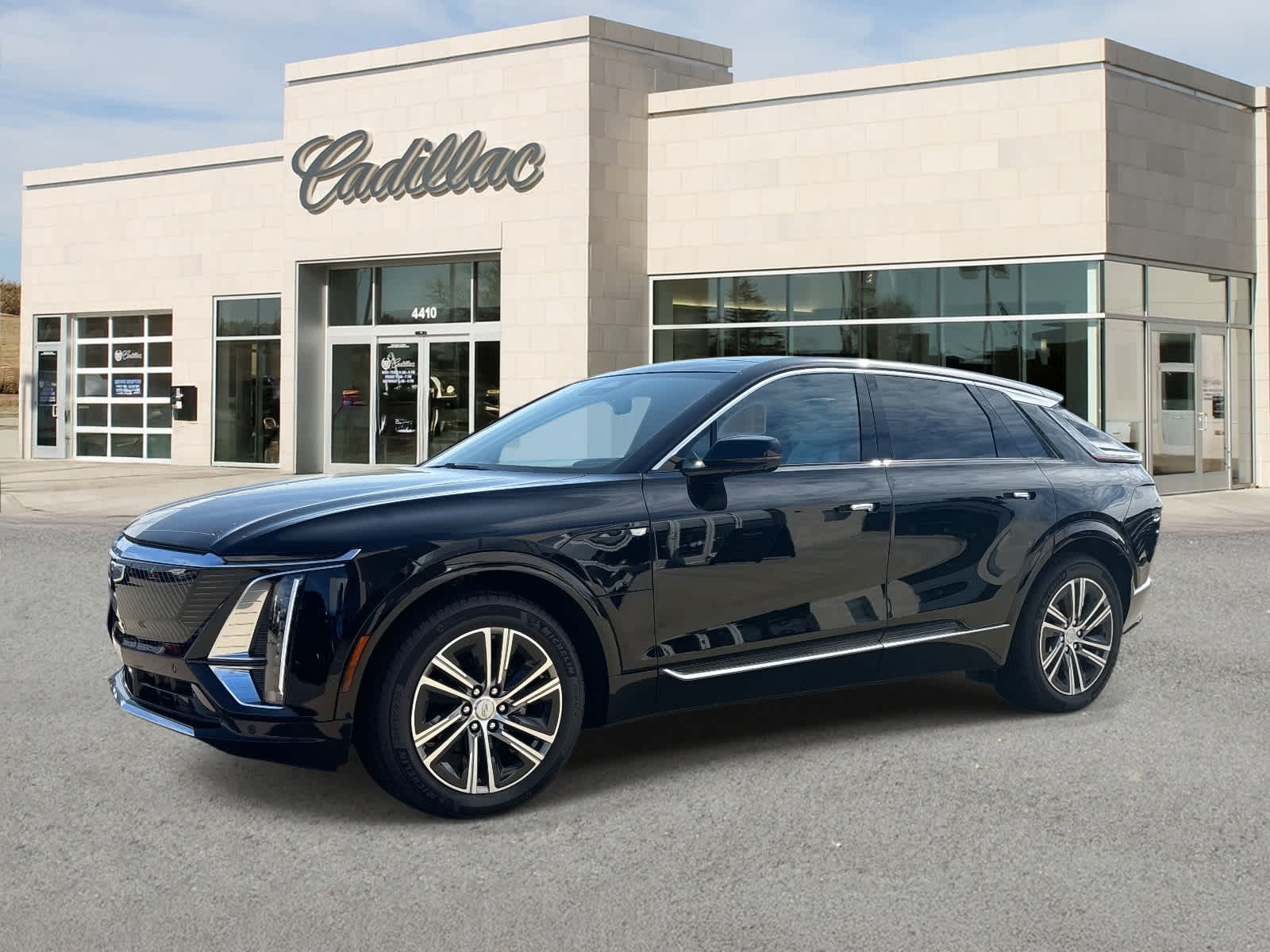 2025 Cadillac LYRIQ Luxury 2