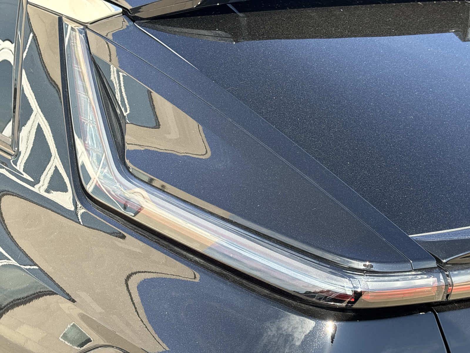 2025 Cadillac LYRIQ Luxury 2