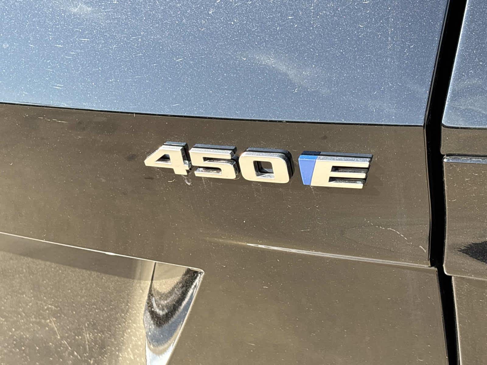 2025 Cadillac LYRIQ Luxury 2