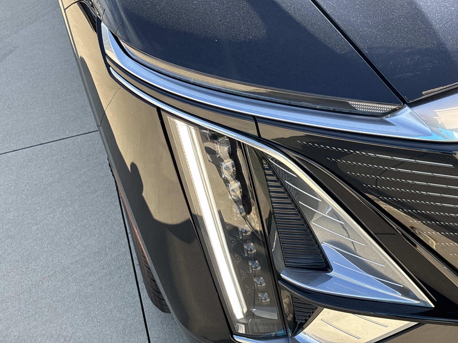 2025 Cadillac LYRIQ Luxury 2