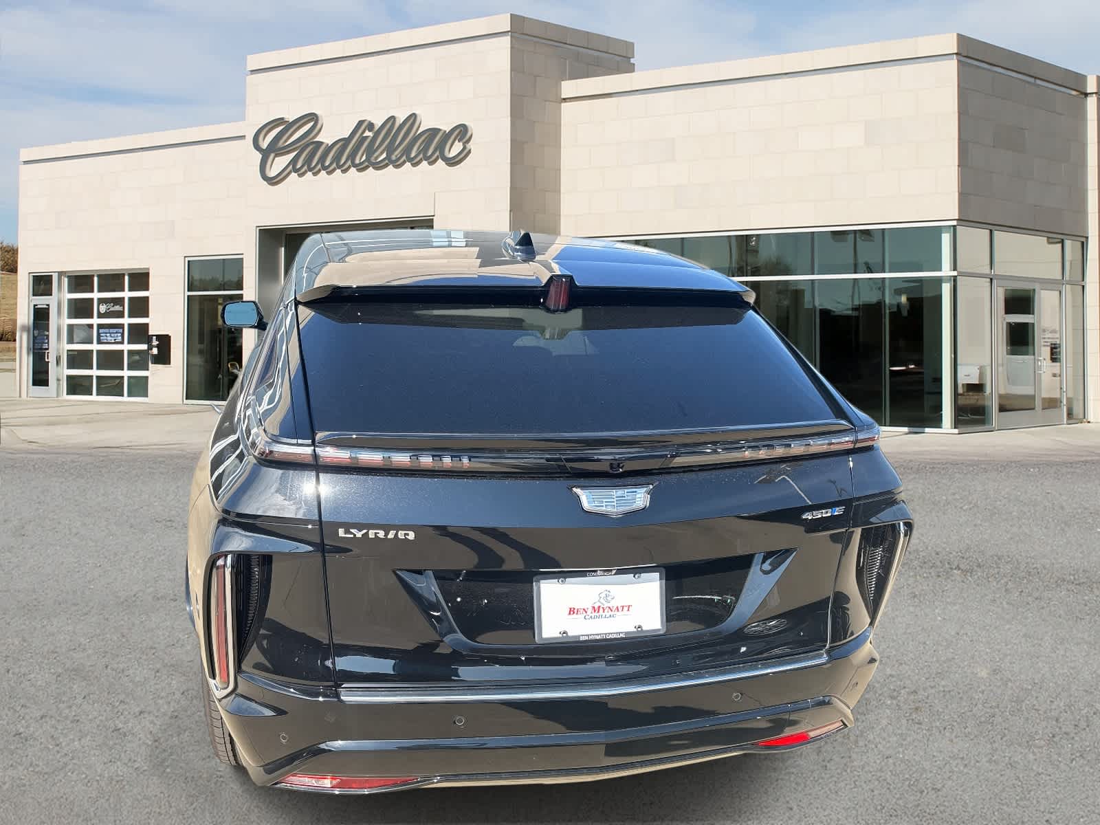 2025 Cadillac LYRIQ Luxury 2