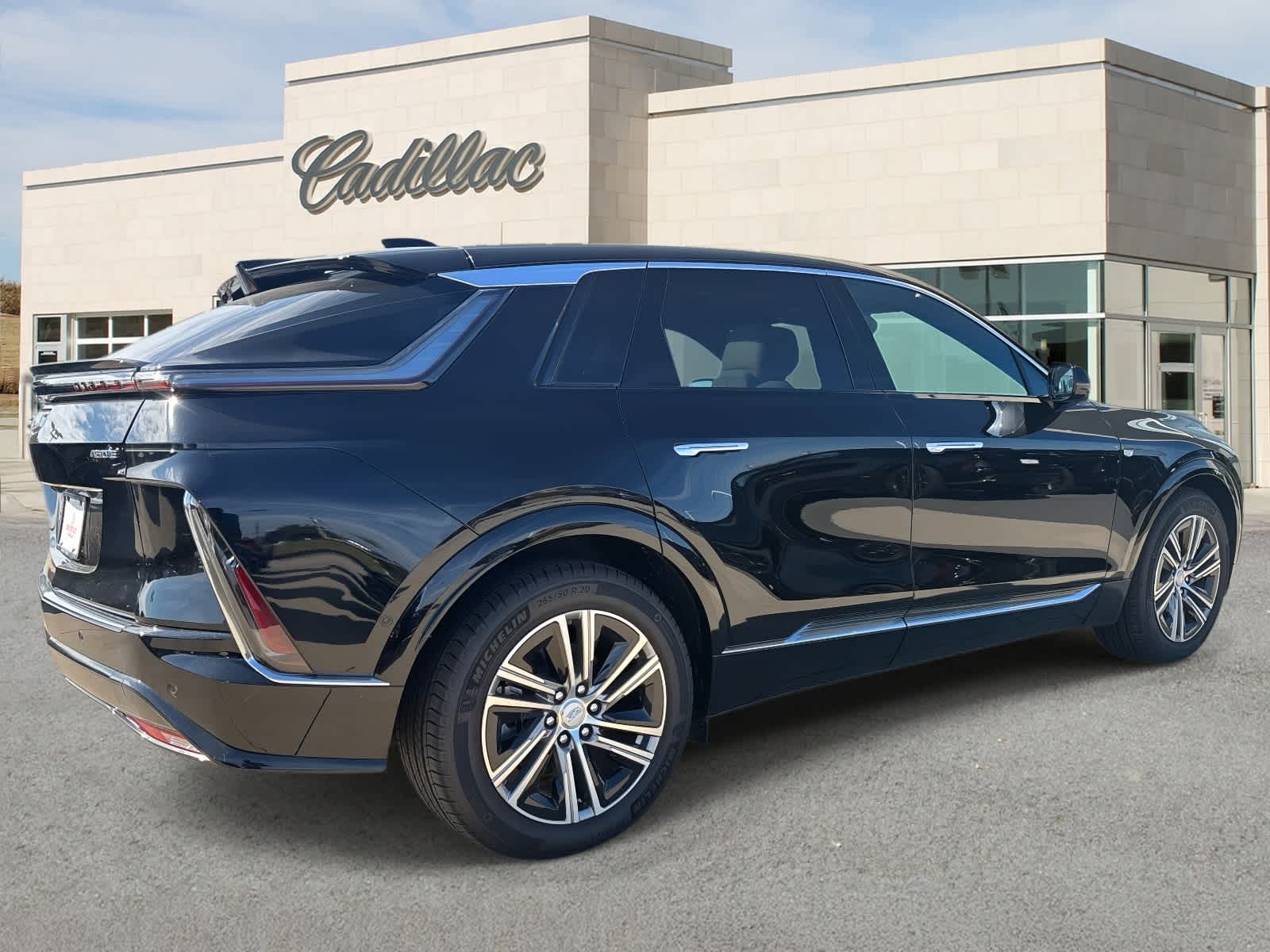 2025 Cadillac LYRIQ Luxury 2