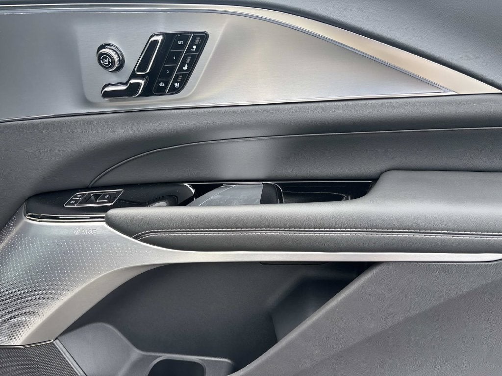2027 Cadillac LYRIQ Signature Sport