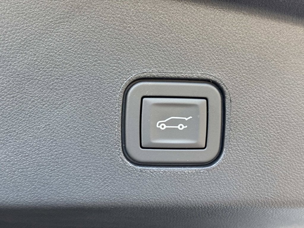 2027 Cadillac LYRIQ Signature Sport