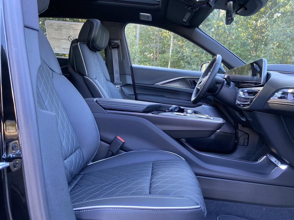 2027 Cadillac LYRIQ Signature Sport