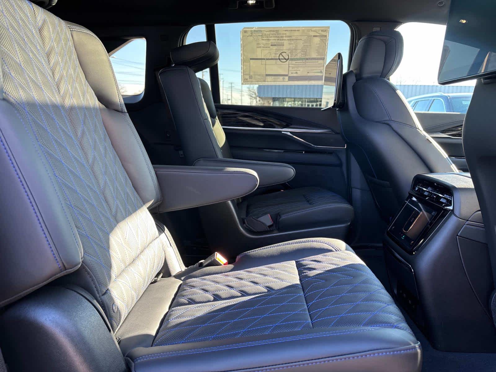 2025 Cadillac ESCALADE IQ Sport 1