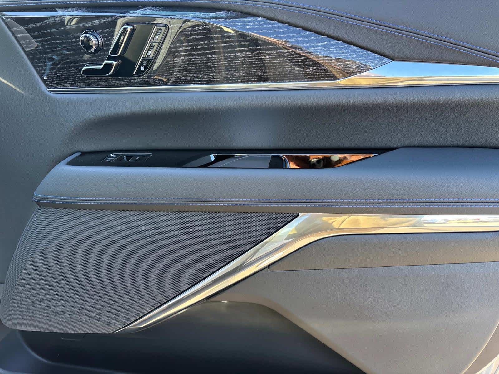 2025 Cadillac ESCALADE IQ Sport 1