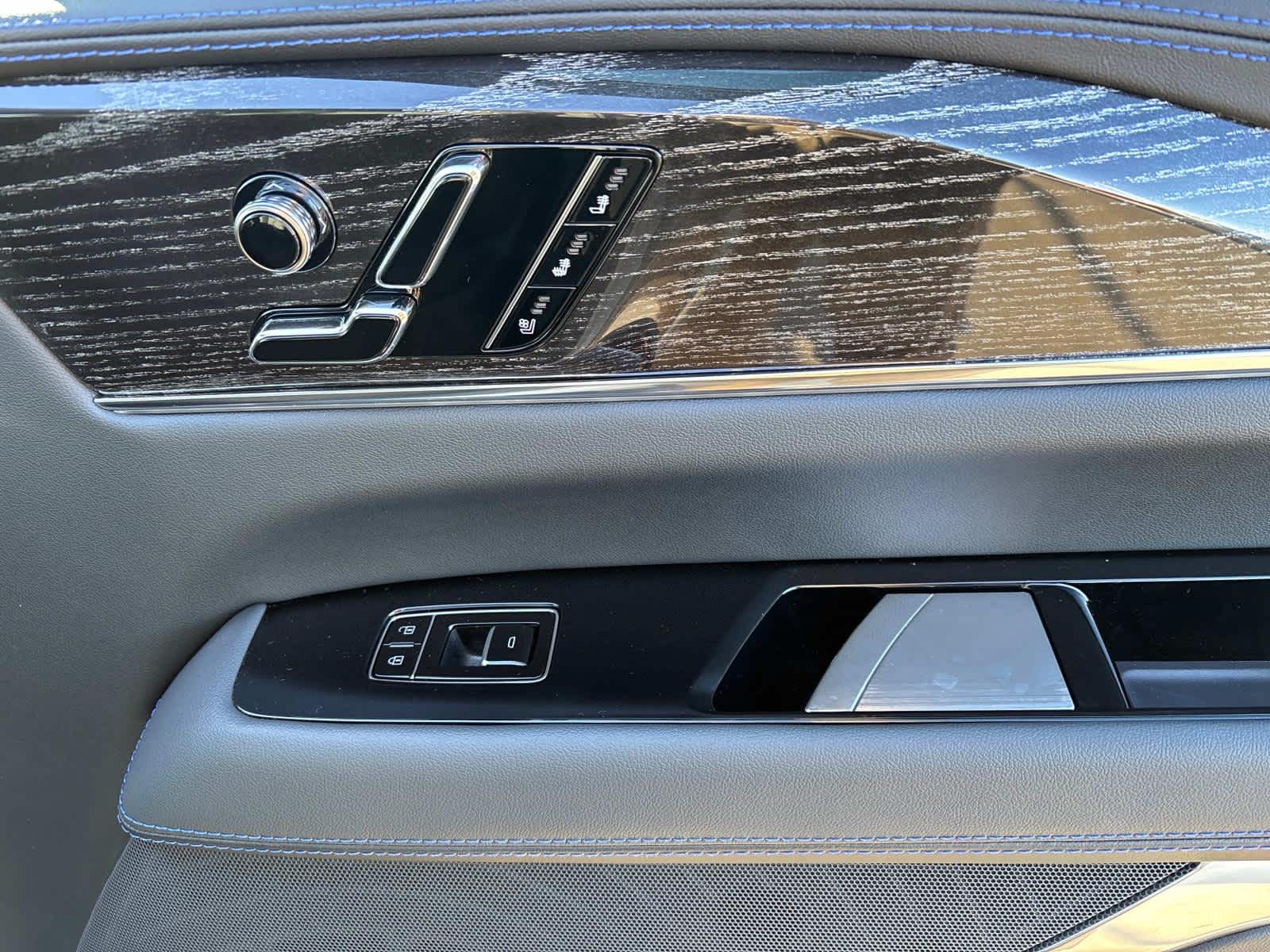 2025 Cadillac ESCALADE IQ Sport 1