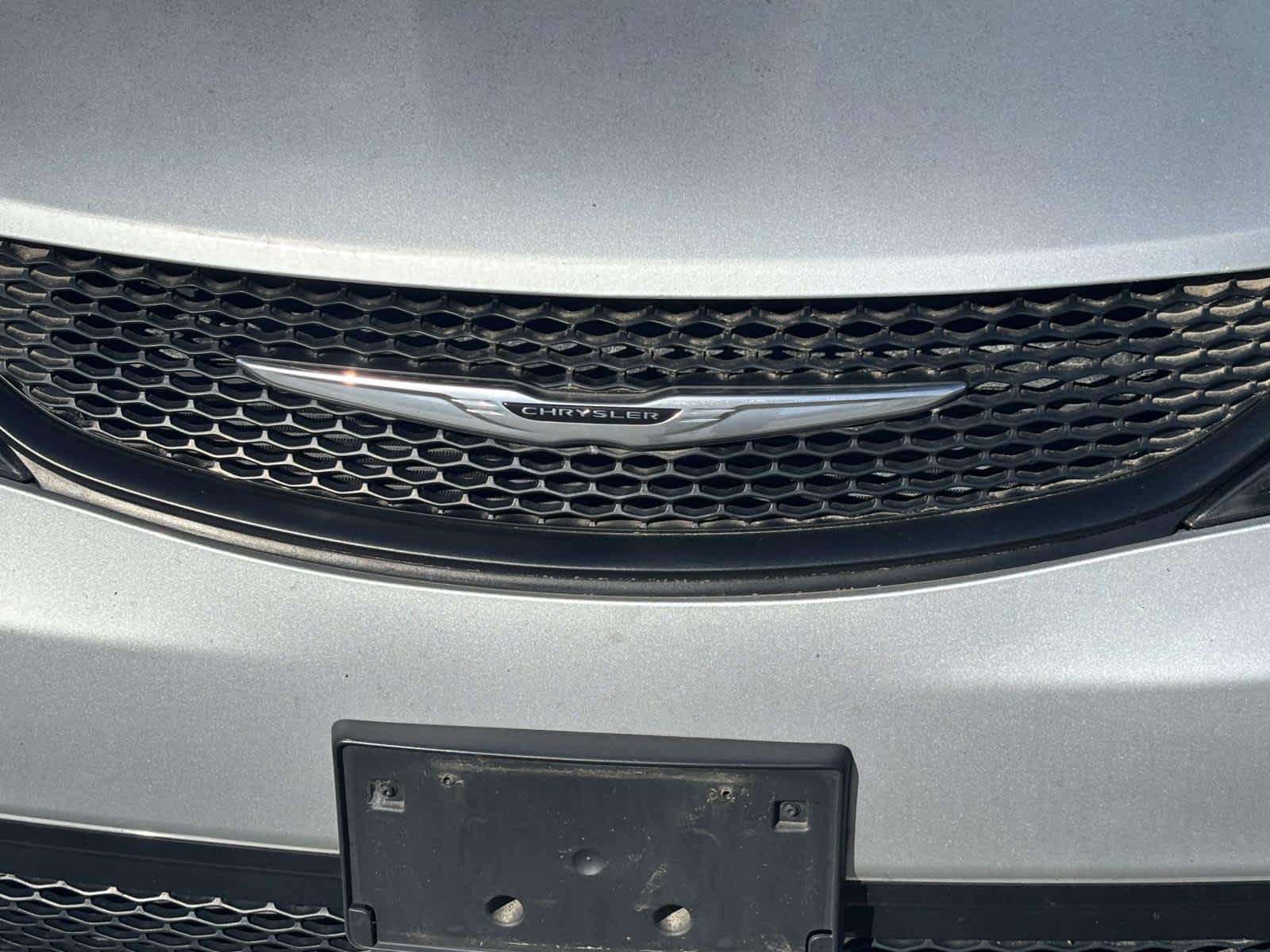 2023 Chrysler Voyager LX