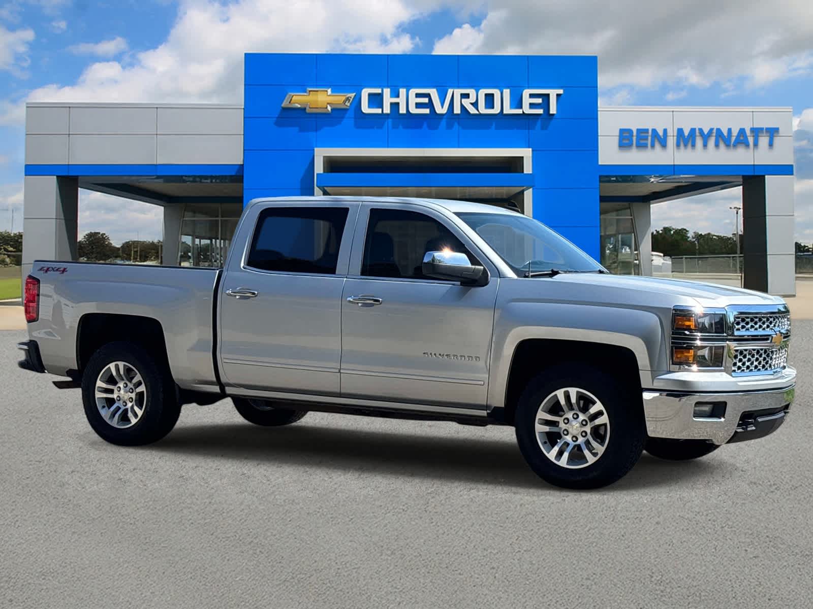 Used 2015 Chevrolet Silverado 1500 LT with VIN 3GCUKREC4FG523867 for sale in Concord, NC