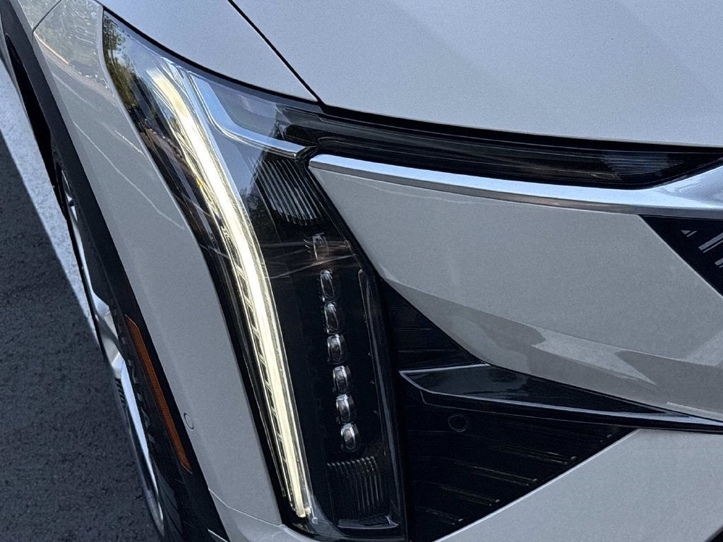 2027 Cadillac OPTIQ Luxury