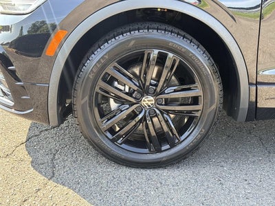 2022 Volkswagen Tiguan SE R-Line Black