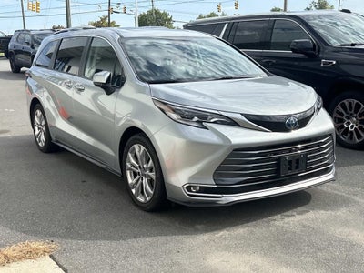 2022 Toyota Sienna Platinum