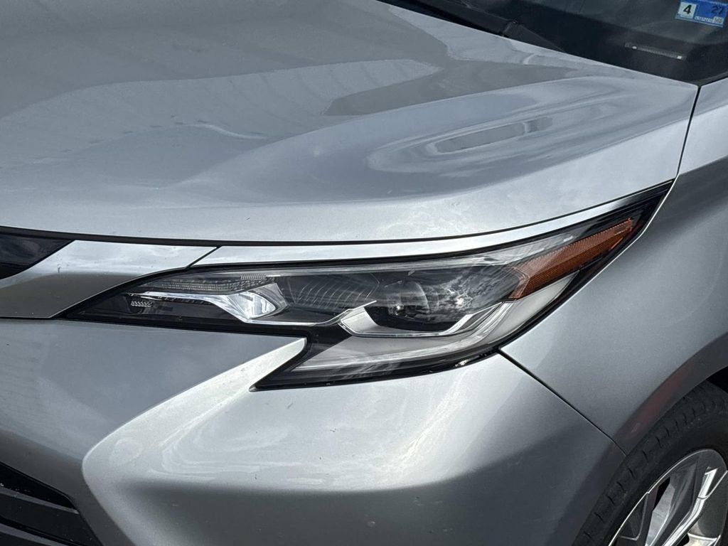 2022 Toyota Sienna Platinum